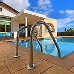 Villa Merry