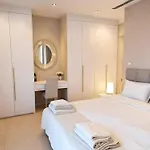 Beachfront Luxury Villa Idania