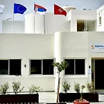 Sun Plaza Suites - Adults Only