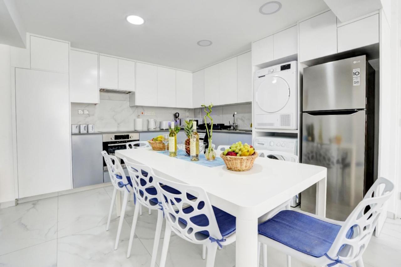 Apartment Myhome Delux, 3 Bedroom With Pool