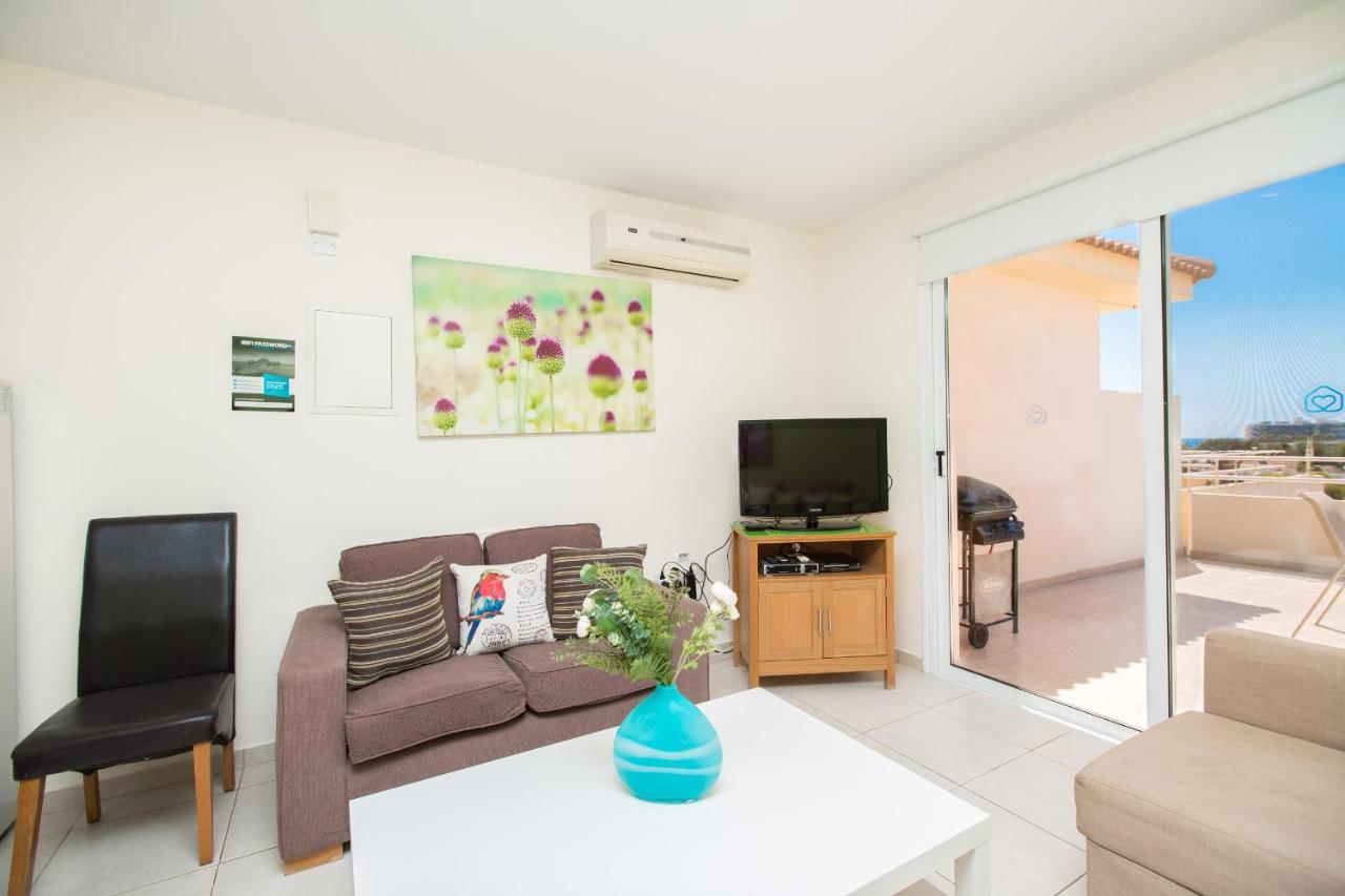 Apartment 064