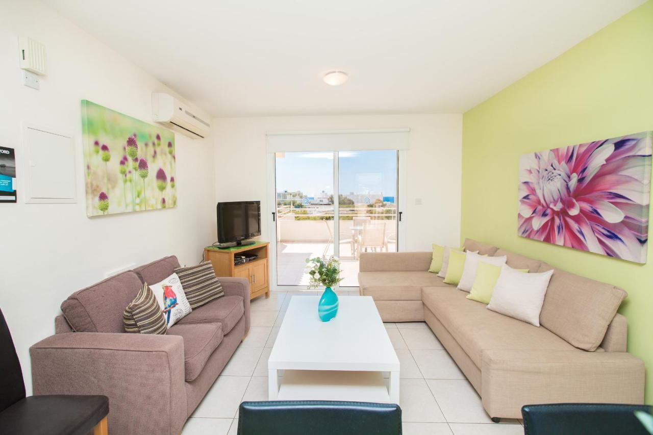 Apartment 064 *