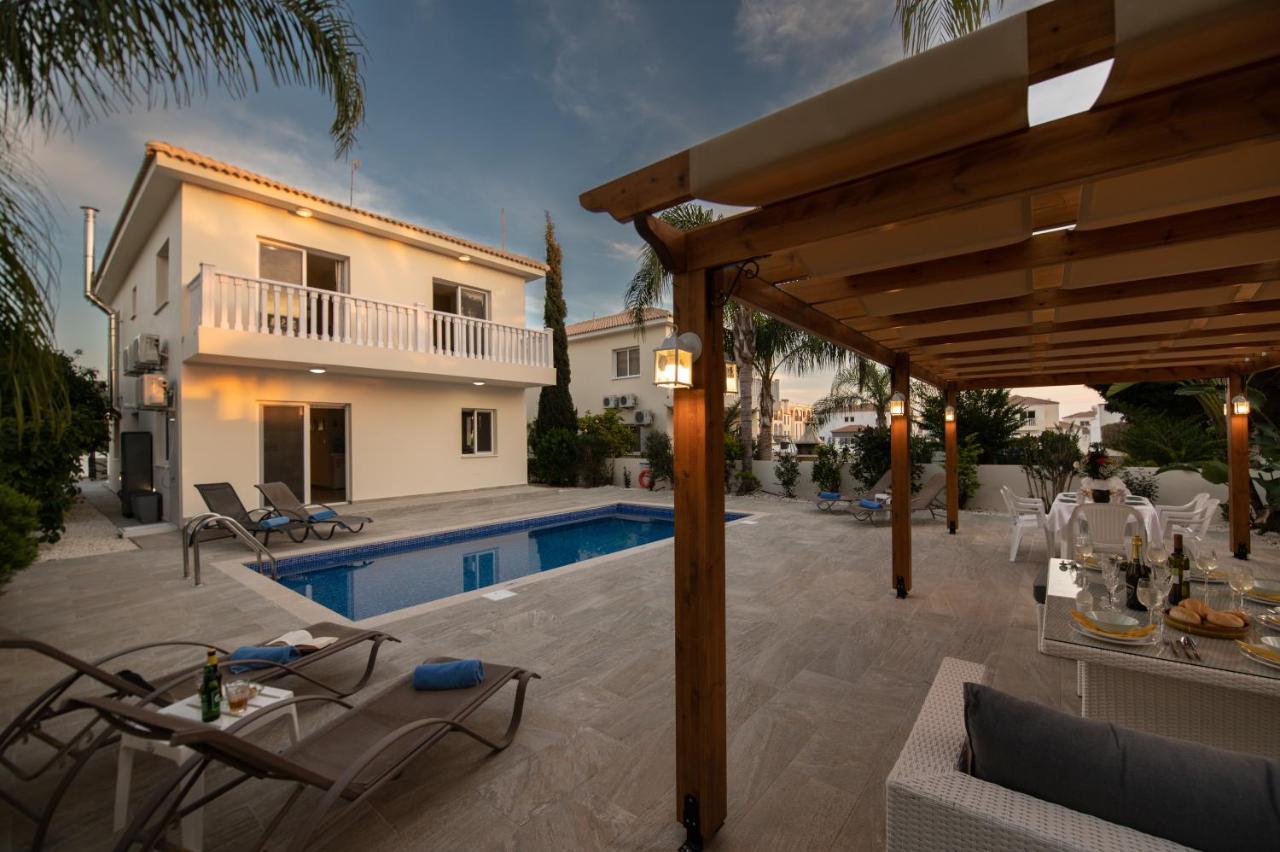 Helena Villa