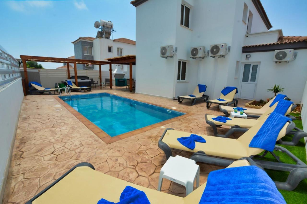 Nissi Sotia * Agia Napa