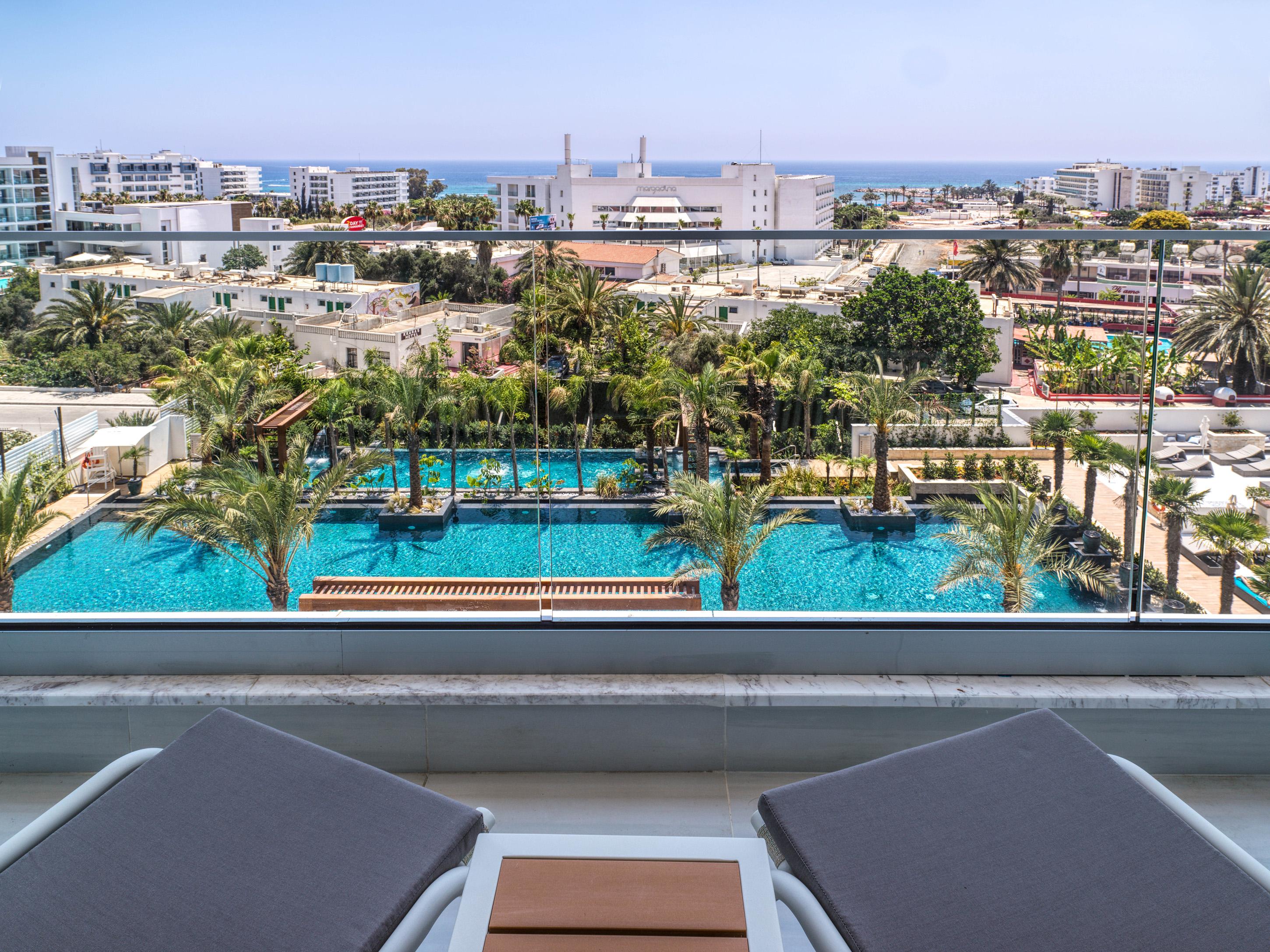Amanti, Madefortwo - (adults Only) 5*