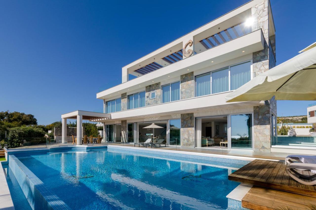 Palace Of Mediterranean Beachfront Pousada