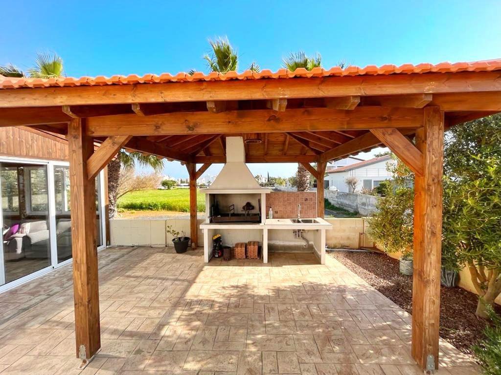 Villa Tarracotta 4 Bedroom, Near
