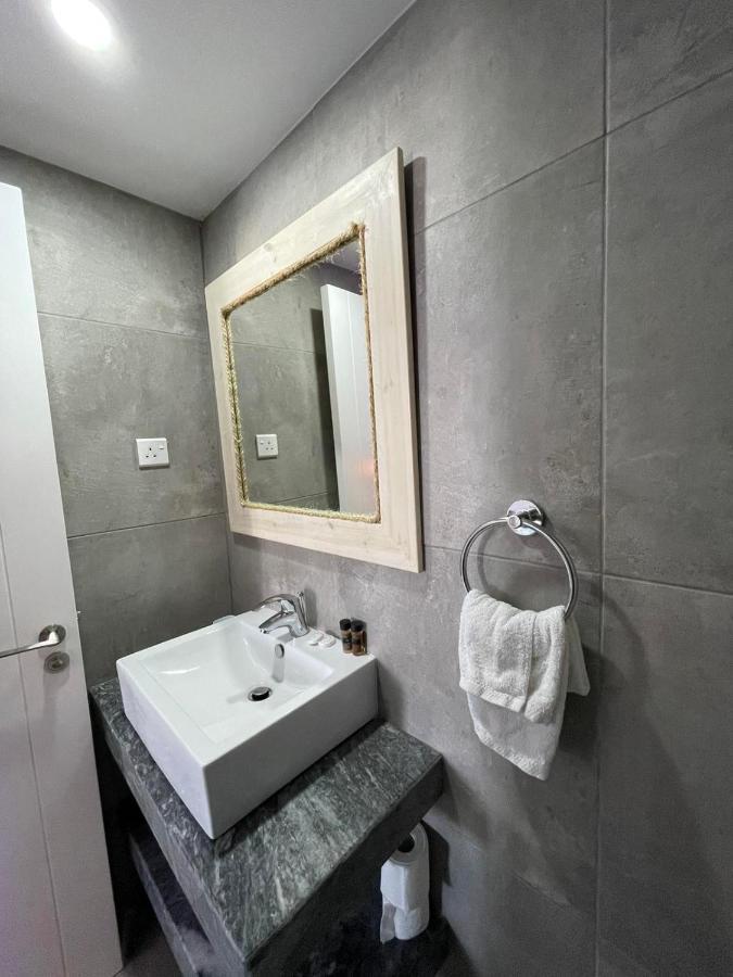 Bed & Breakfast Ocean Dreams - By The Harbour *