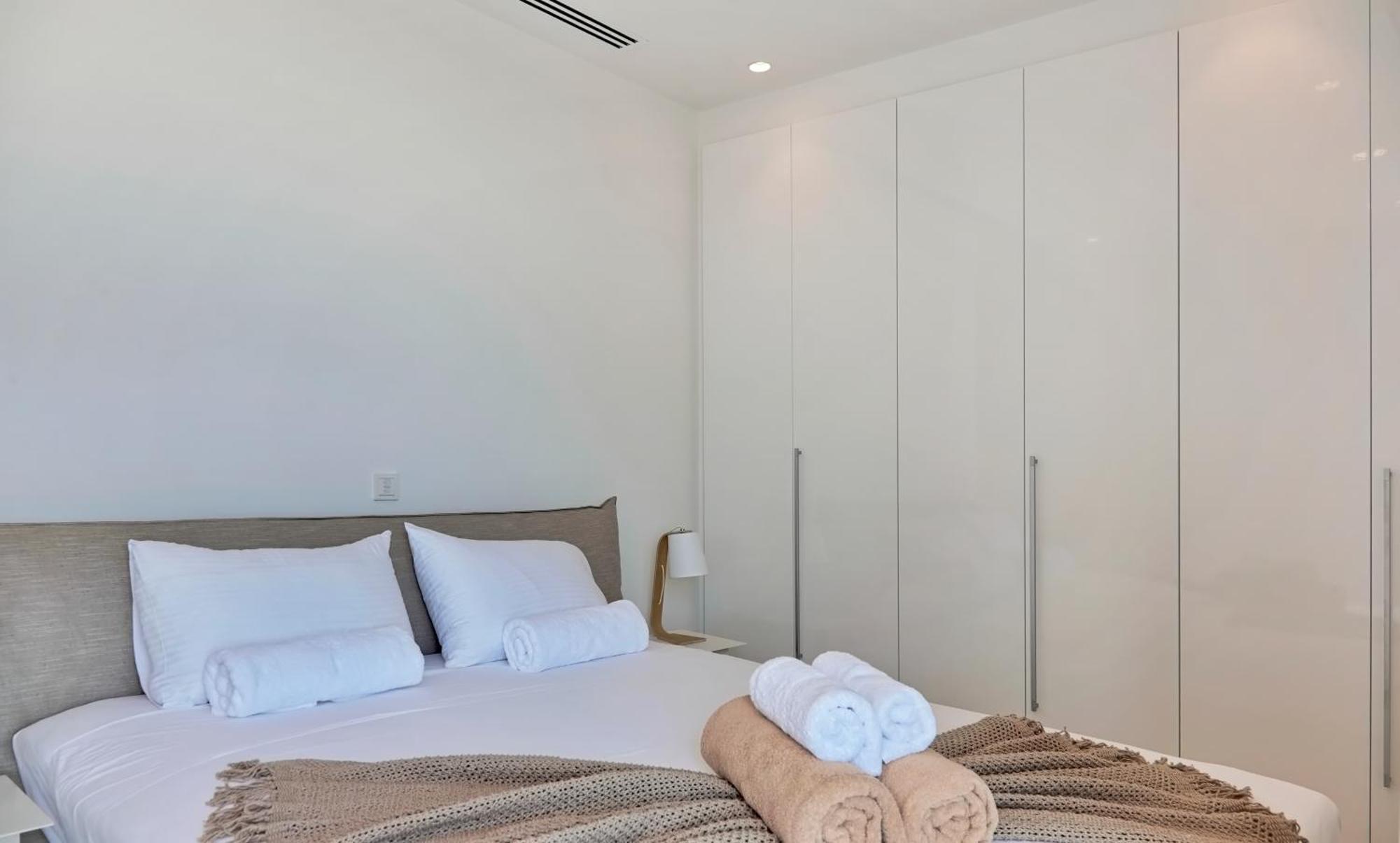 Beachfront Luxury Idania Villa *