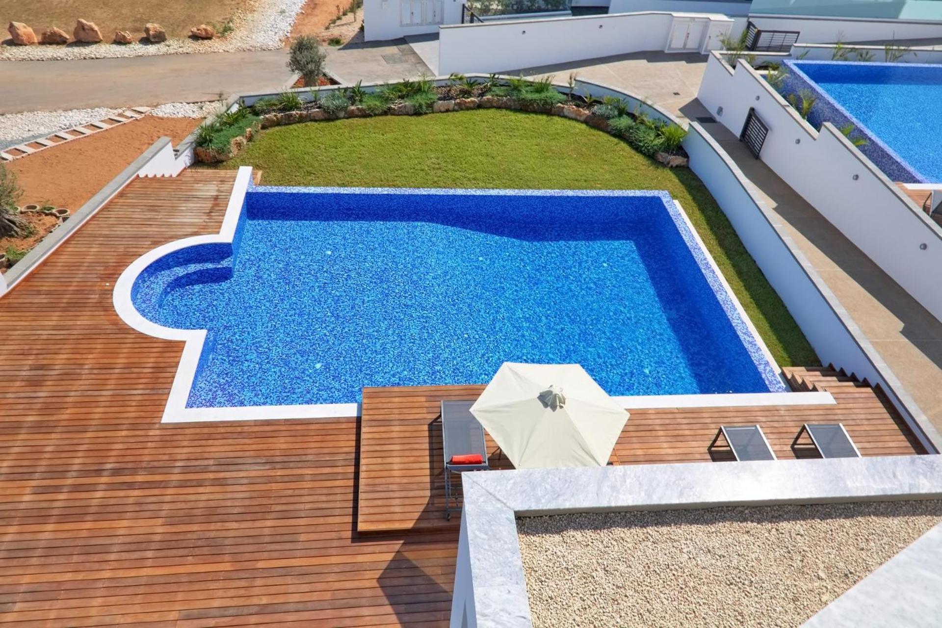 Beachfront Luxury Idania