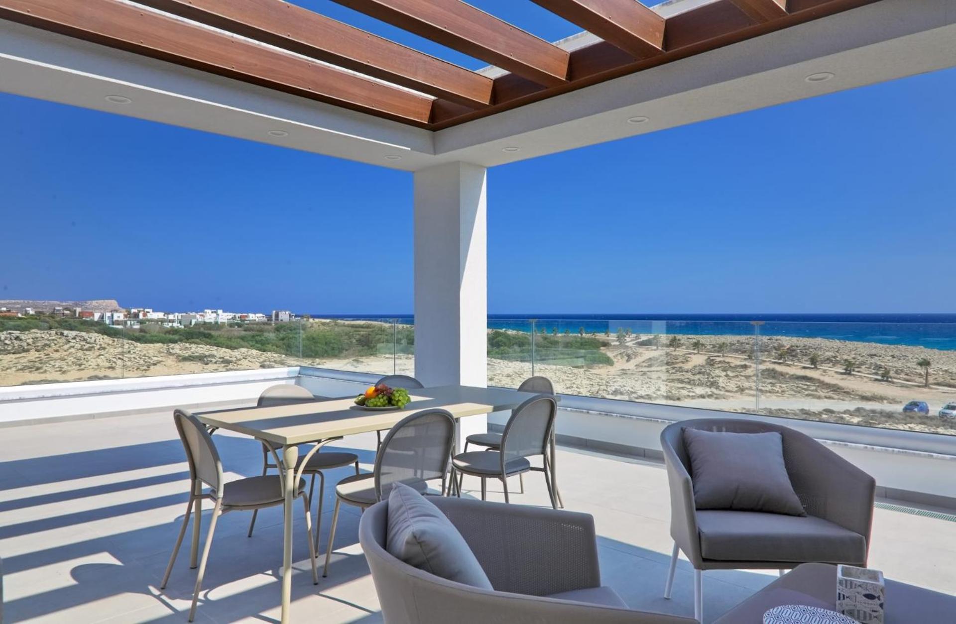 Beachfront Luxury Idania