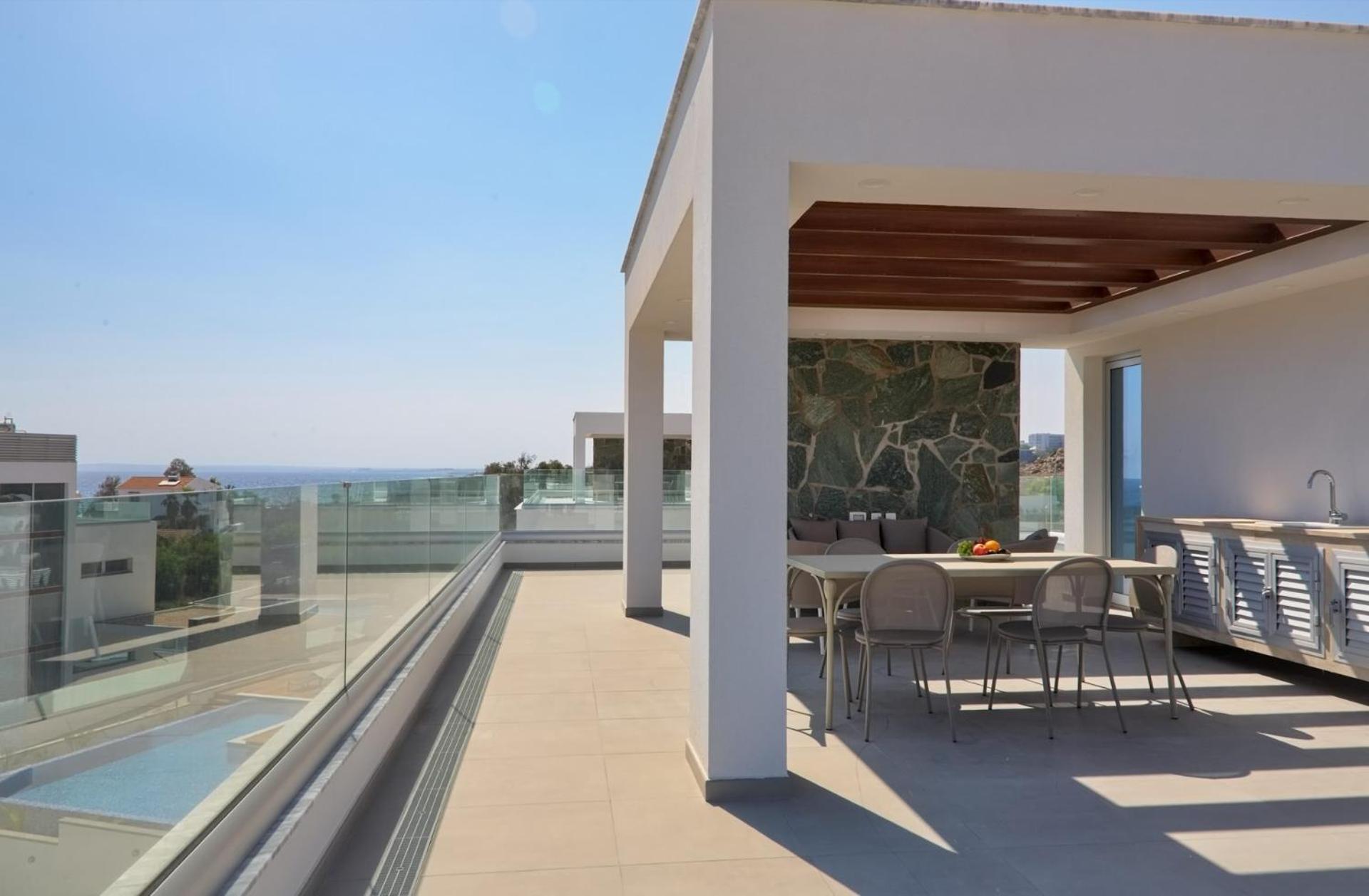 Beachfront Luxury Idania Villa *
