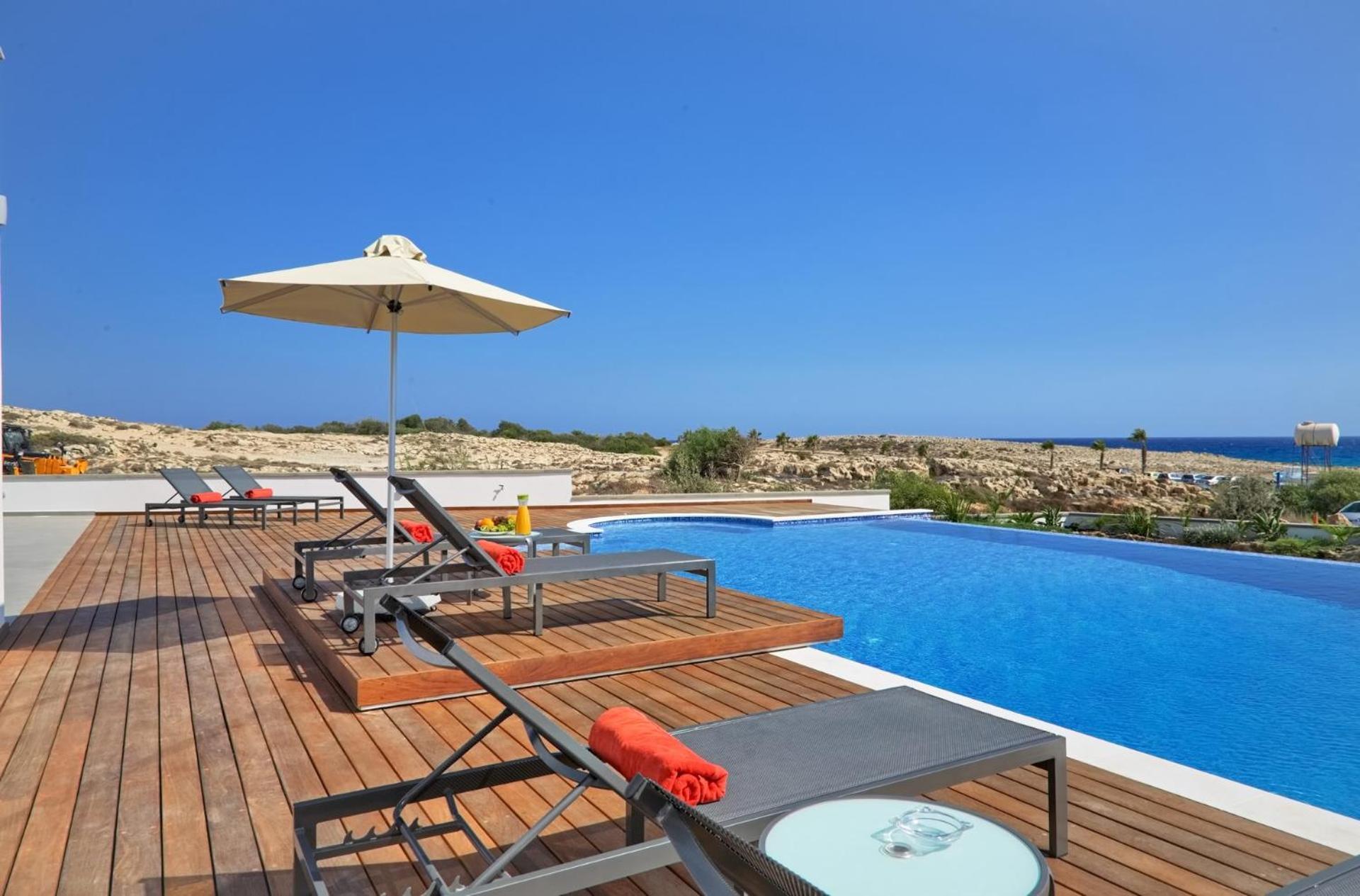 Villa Beachfront Luxury Idania *