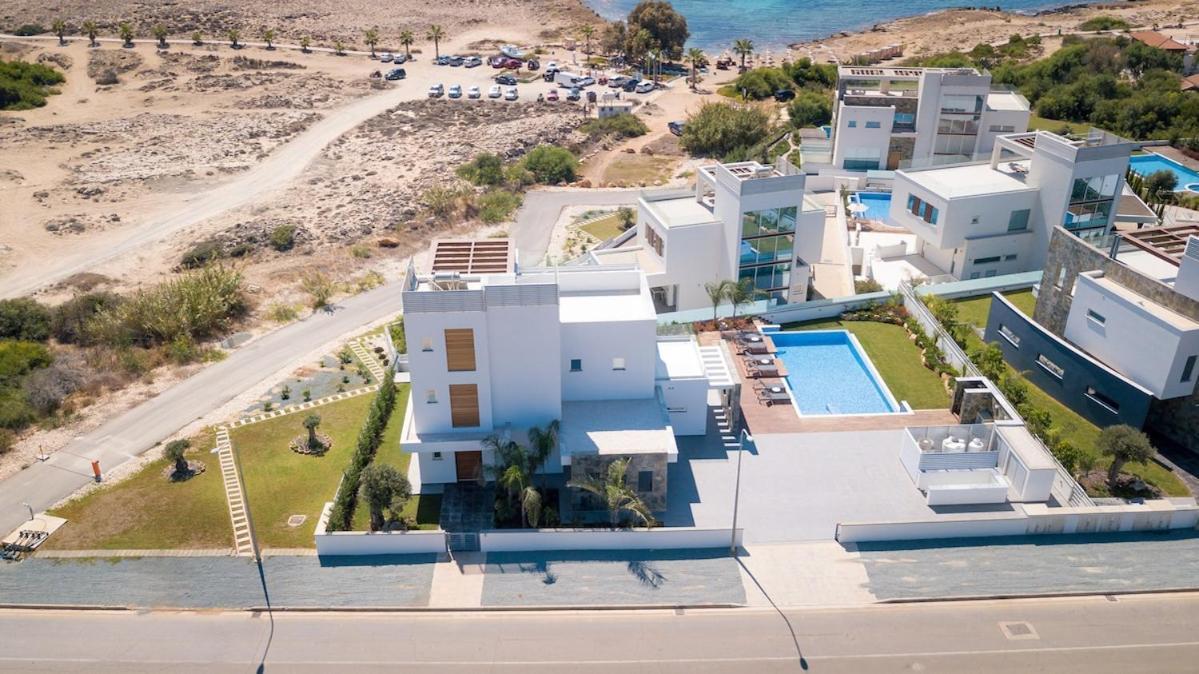 Beachfront Luxury Idania Villa