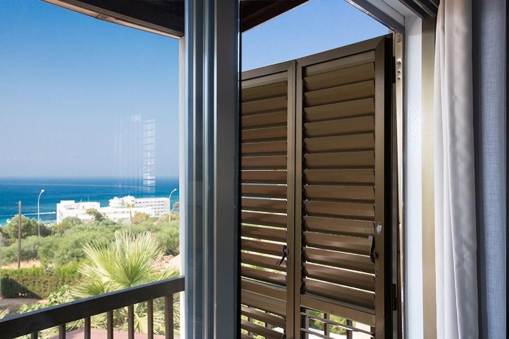 Nepou - Beautiful 4 Bedroom - Located In With Private Pool Villa *
