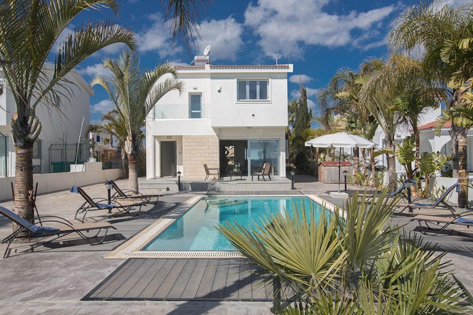 Adaman - Stunning 3 Bedroom Seafront With Pool - Close To The Villa Ayia Napa