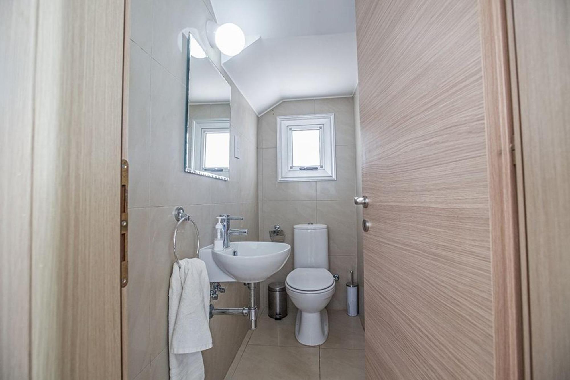 Adaman - Stunning 3 Bedroom Seafront With Pool - Close To The Ayia Napa