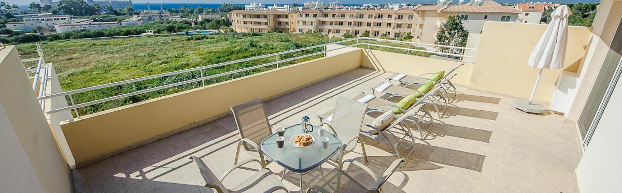 Apartment 064 *