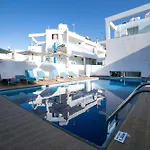 Flora Maria Hotel