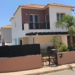 Villa Lola