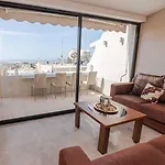 Peach Seaview 3 Bedroom Apartment