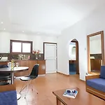 Loutsiana Deluxe Apts