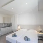 Pavlinia Hotel & Apartments