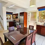 Sunnyside Pool Villa