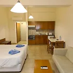 Nissiana Hotel & Bungalows