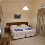 Nissiana Hotel & Bungalows