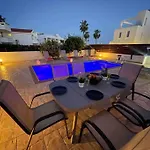 Nissini Famliy Villa