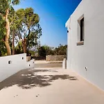 Luxury 1 & 2 Bdr Bungalows 300 Meters From Sandy Beach!