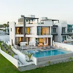 Aqua Beachfront Villas - Villa 2