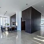 Eleana Hotel