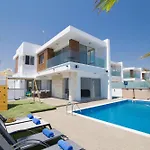 Villa Lynn Boutique Beachfront