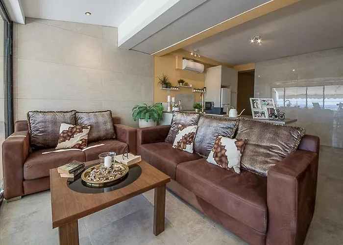 Peach Seaview 3 Bedroom Apartment