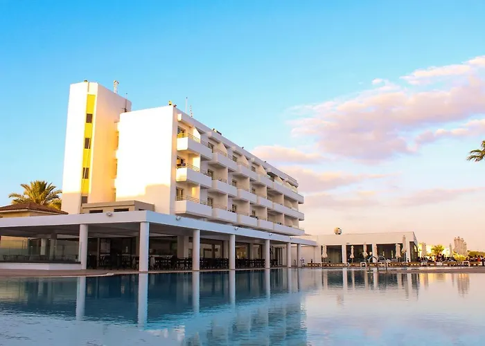 Piere - Anne Beach Hotel
