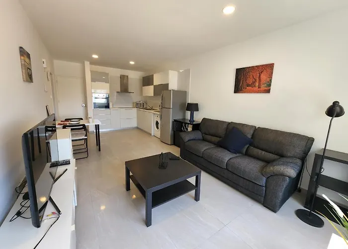 Merab Holidays Apartment Annita Court B14