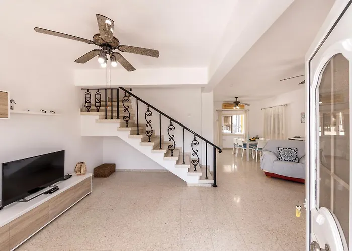 Ayia Thekla Sea Breeze Villa