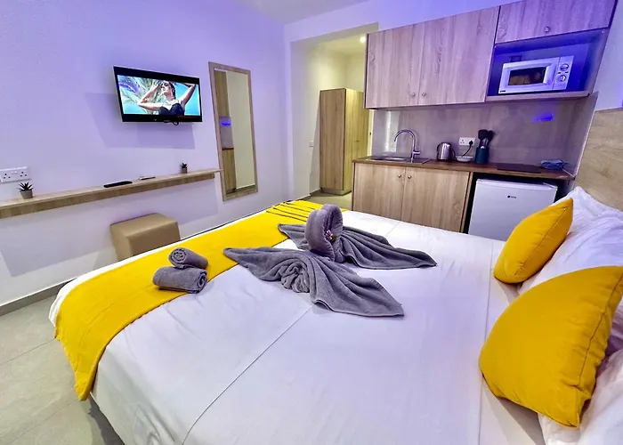 Sun Plaza Suites - Adults Only