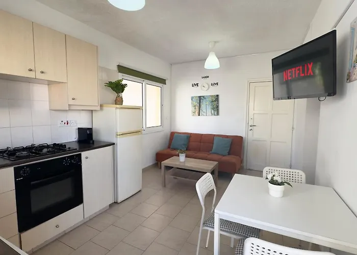 Nightpulse Ayia Napa Central - 3 Min To Beach