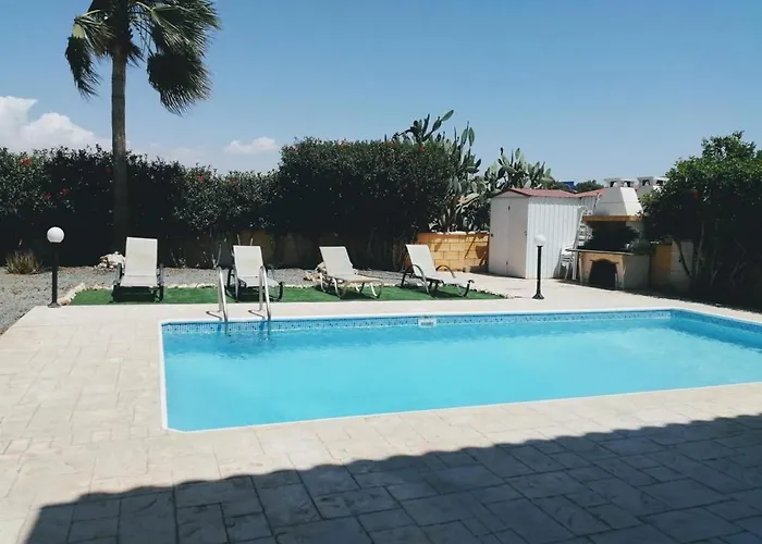 Villa Elena Gardens
