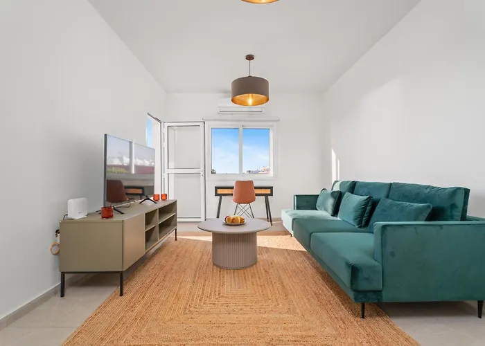 Modern Seaview Apartment In The Heart Of Agia Napa