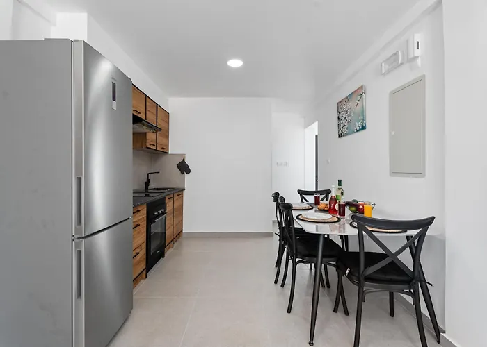 Luxury 1 & 2 Bdr Bungalows 300 Meters From Sandy Beach!