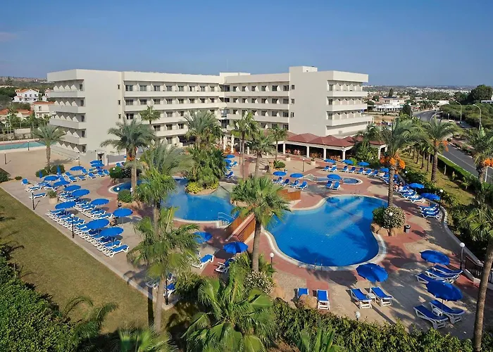 Nissiana Hotel & Bungalows