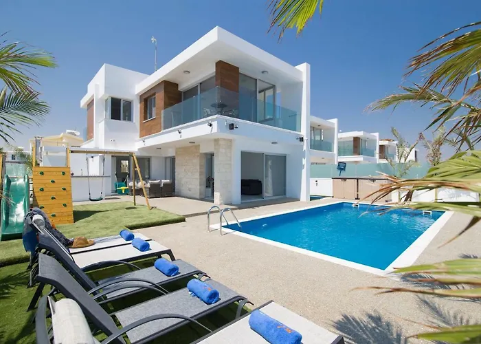 Villa Lynn Boutique Beachfront