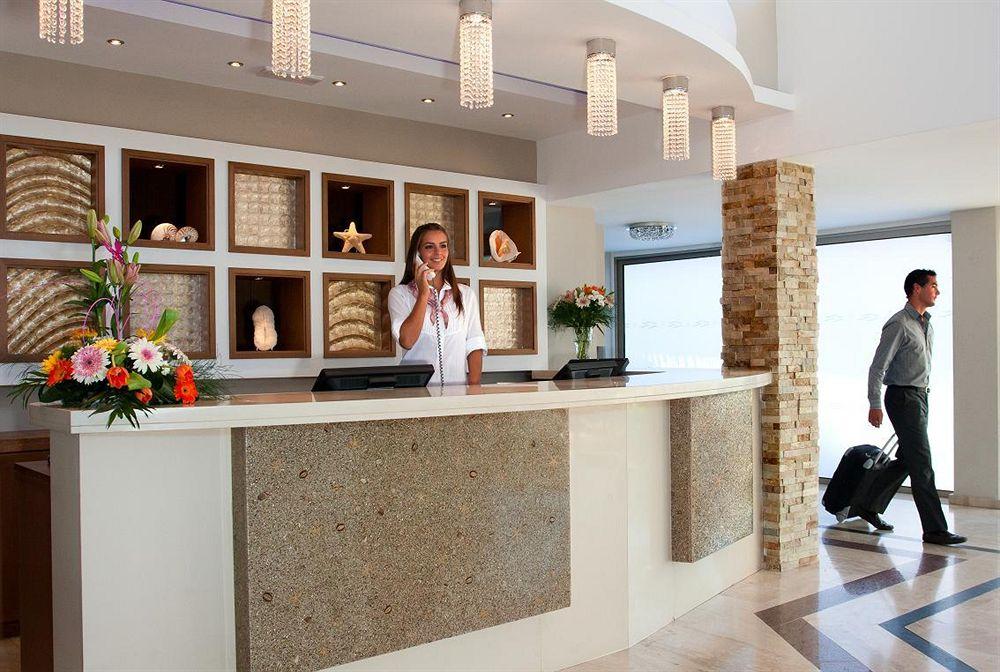 Asterias Hotel 4*
