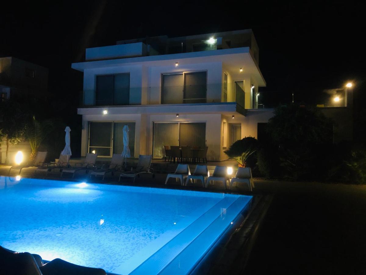 Royal Sugar Villa *