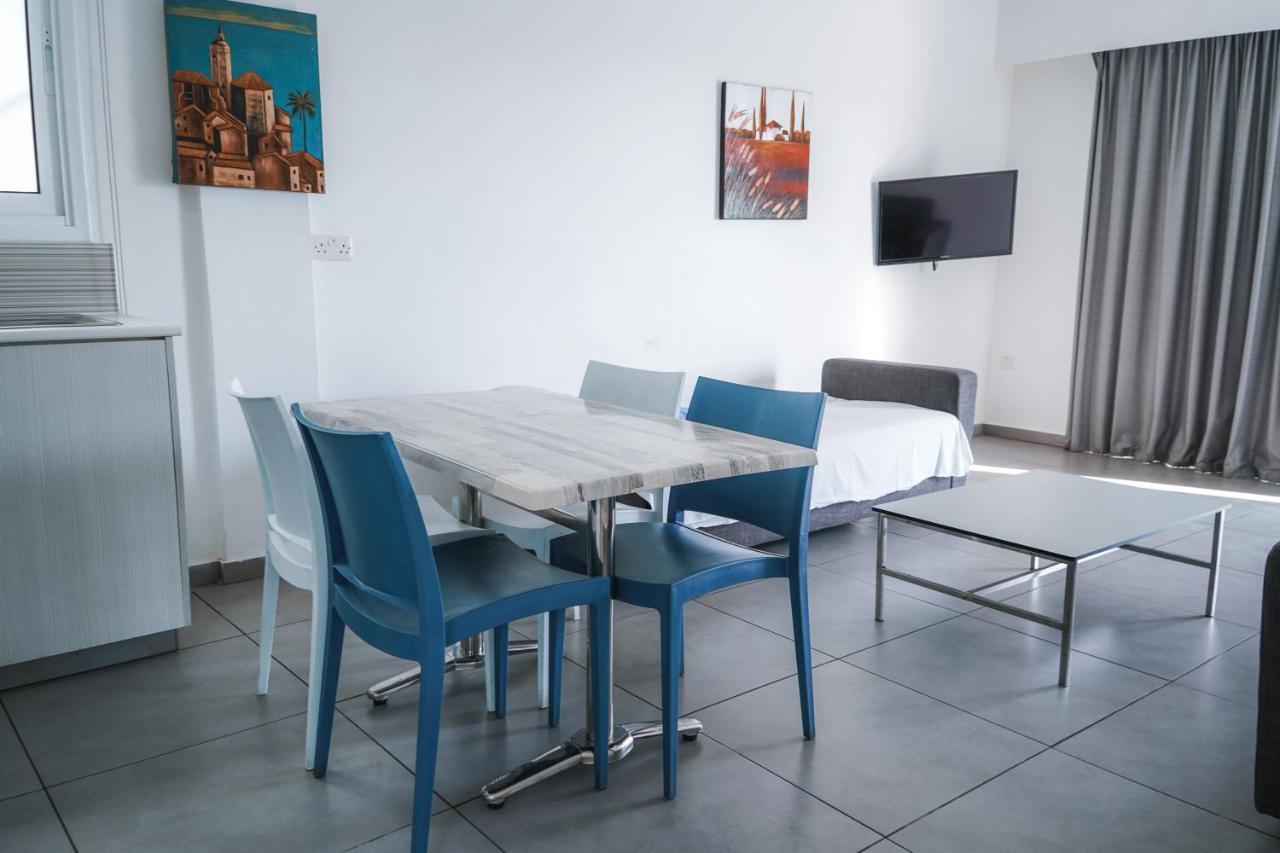 Kaos Aparthotel