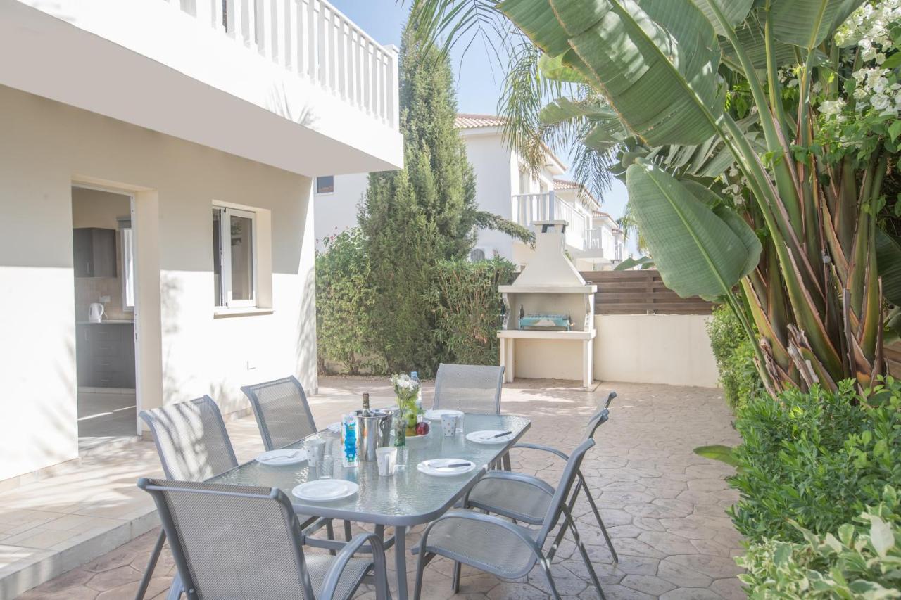 Hara Nissi Villas